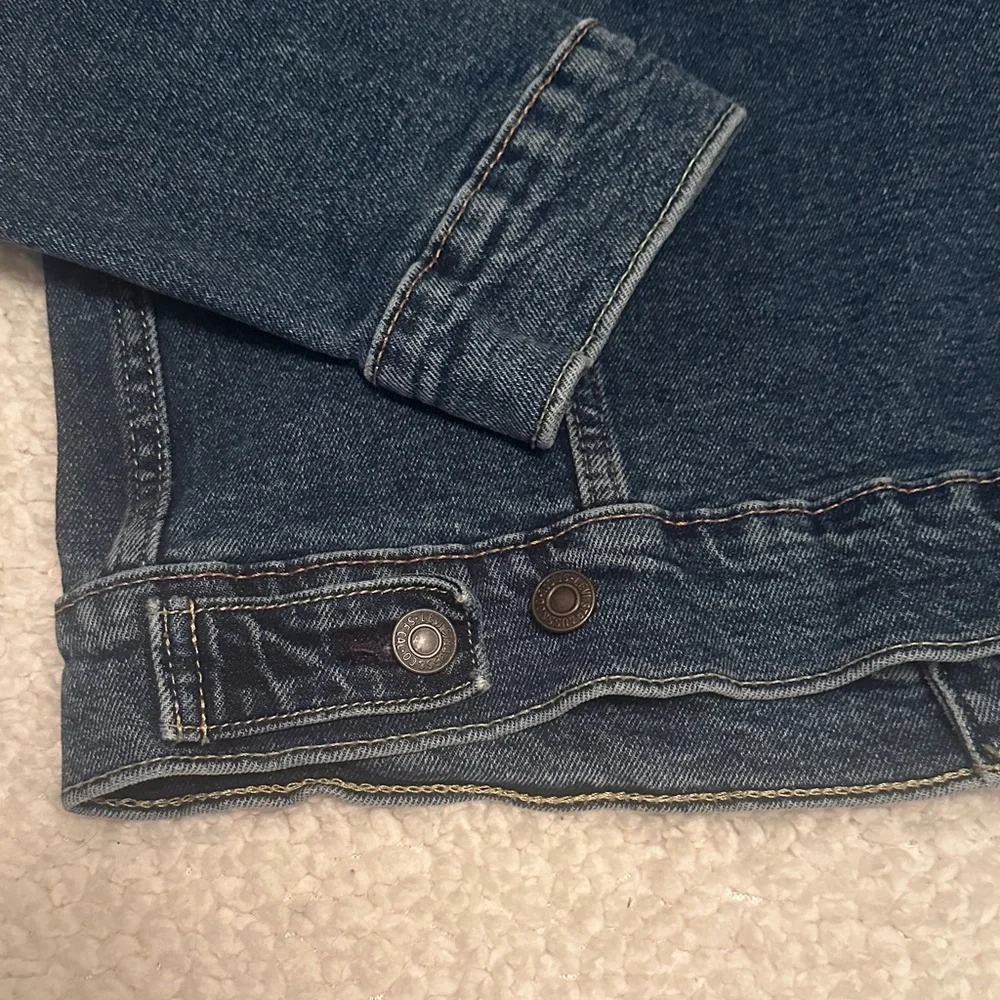 Levi's Dark Indigo Denim Jacket - Picture 11 of 15
